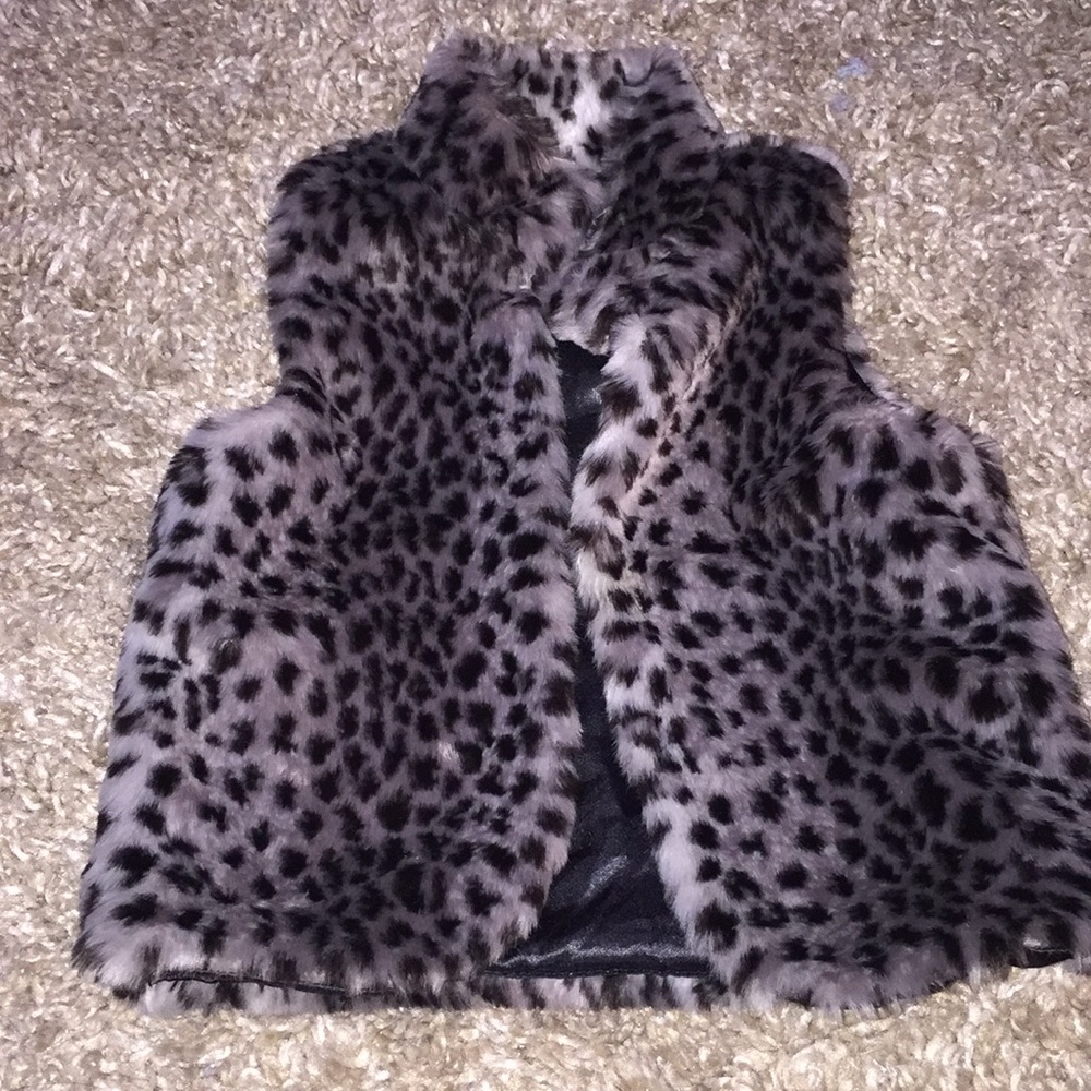 Cherokee girls faux fur vest with lining inside*
